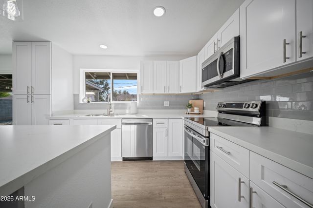 8944 N 17TH Lane, Phoenix, AZ 85021