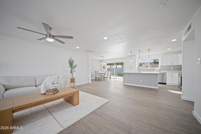 8944 N 17TH Lane, Phoenix, AZ 85021