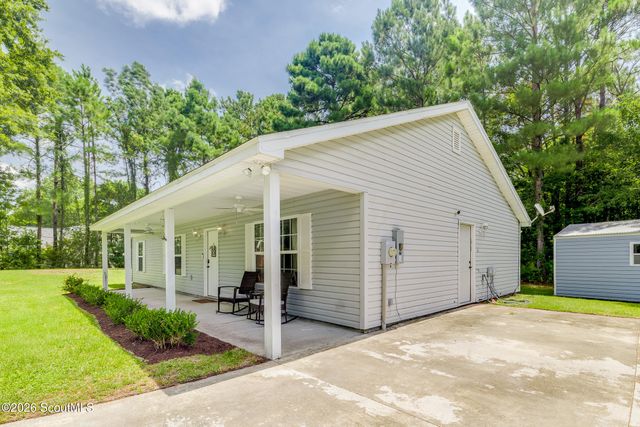 1527 Redfish Drive SE, Darien, GA 31305