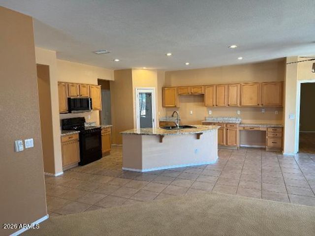 6821 W SADDLEHORN Road, Peoria, AZ 85383