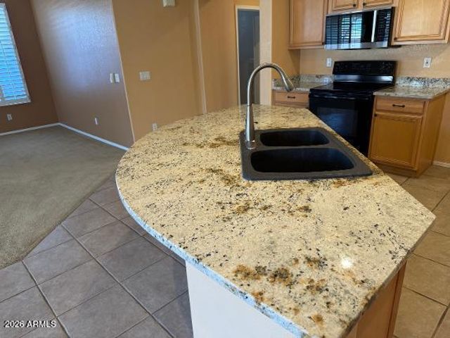 6821 W SADDLEHORN Road, Peoria, AZ 85383