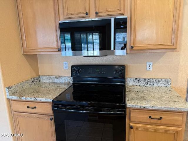 6821 W SADDLEHORN Road, Peoria, AZ 85383