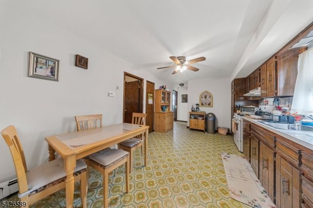 347 Manor Ct, Lyndhurst Twp., NJ 07071