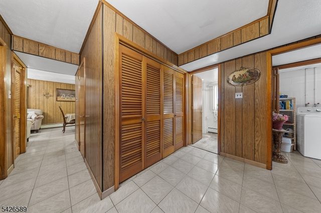 347 Manor Ct, Lyndhurst Twp., NJ 07071