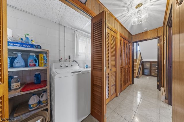 347 Manor Ct, Lyndhurst Twp., NJ 07071