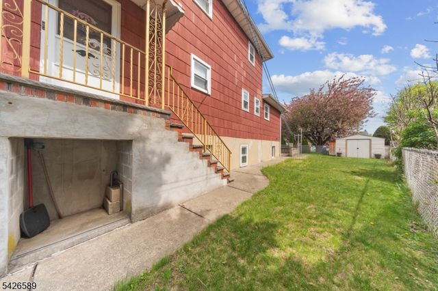 347 Manor Ct, Lyndhurst Twp., NJ 07071