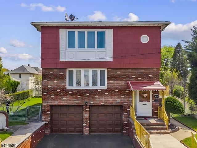 347 Manor Ct, Lyndhurst Twp., NJ 07071