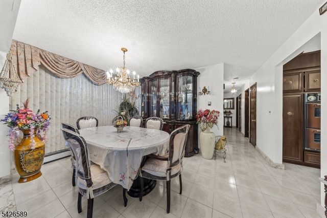 347 Manor Ct, Lyndhurst Twp., NJ 07071