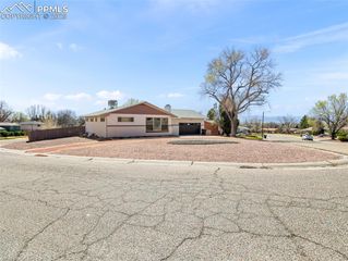 20 Robertson Road, Pueblo, CO 81001