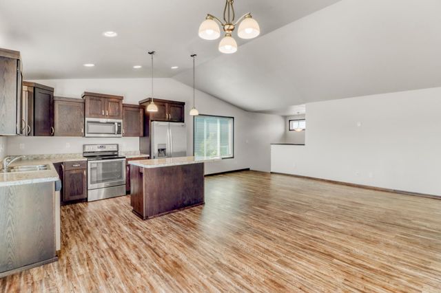 7394 21st Street S, Fargo, ND 58104