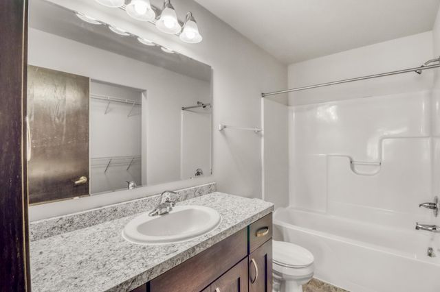 7394 21st Street S, Fargo, ND 58104