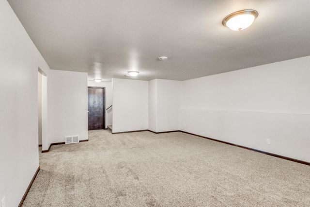 7394 21st Street S, Fargo, ND 58104