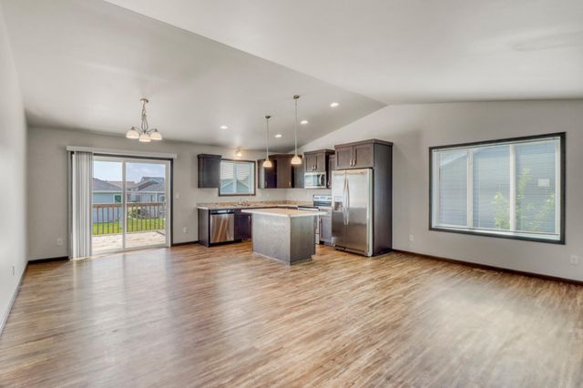 7394 21st Street S, Fargo, ND 58104