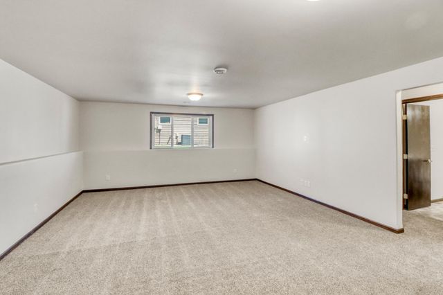 7394 21st Street S, Fargo, ND 58104