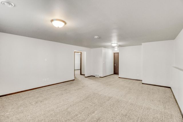 7394 21st Street S, Fargo, ND 58104