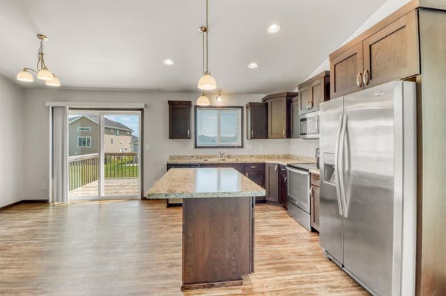 7394 21st Street S, Fargo, ND 58104