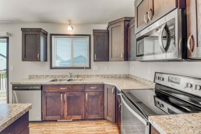 7394 21st Street S, Fargo, ND 58104