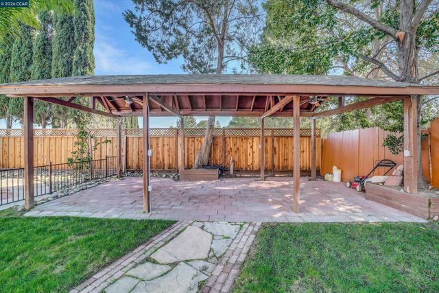 2833 Bellflower Dr, Antioch, CA 94531