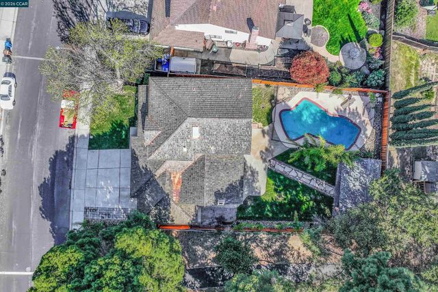 2833 Bellflower Dr, Antioch, CA 94531