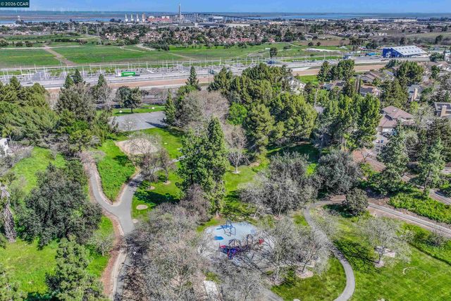 2833 Bellflower Dr, Antioch, CA 94531