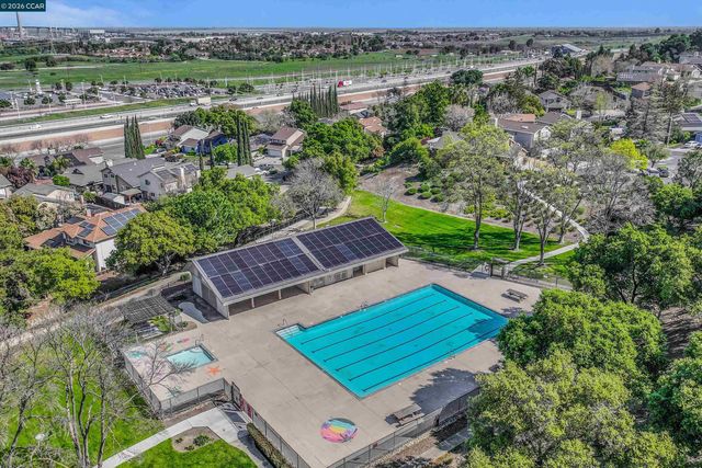 2833 Bellflower Dr, Antioch, CA 94531