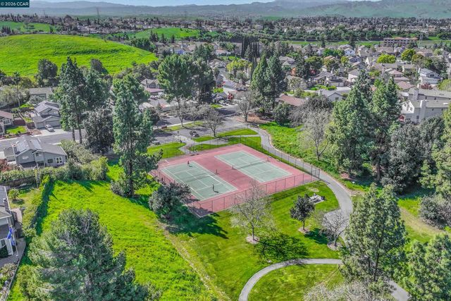 2833 Bellflower Dr, Antioch, CA 94531