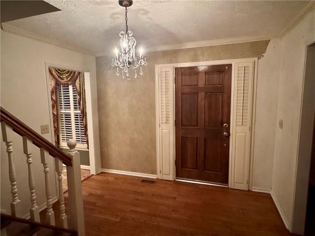 195 Brandenburgh Circle, Roswell, GA 30075