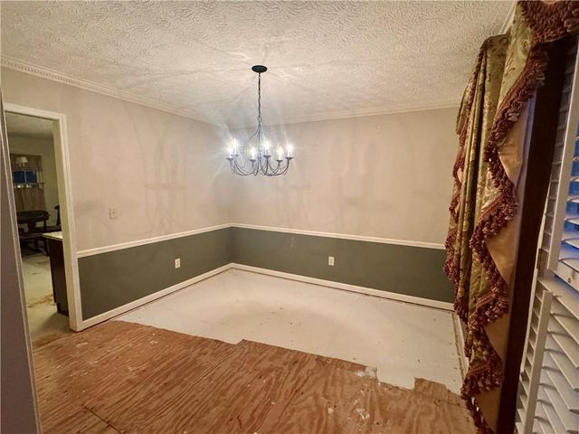 195 Brandenburgh Circle, Roswell, GA 30075