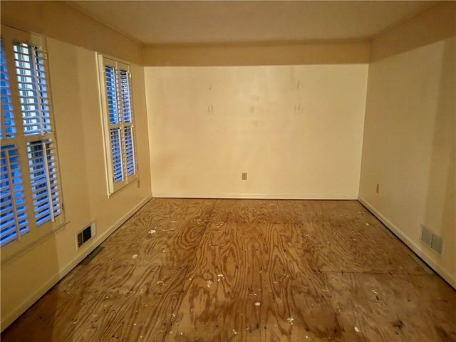 195 Brandenburgh Circle, Roswell, GA 30075