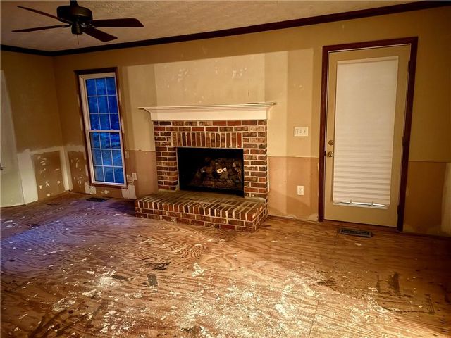 195 Brandenburgh Circle, Roswell, GA 30075