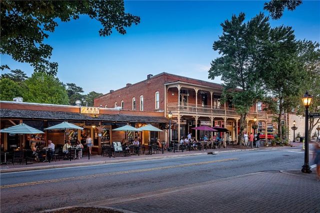 195 Brandenburgh Circle, Roswell, GA 30075