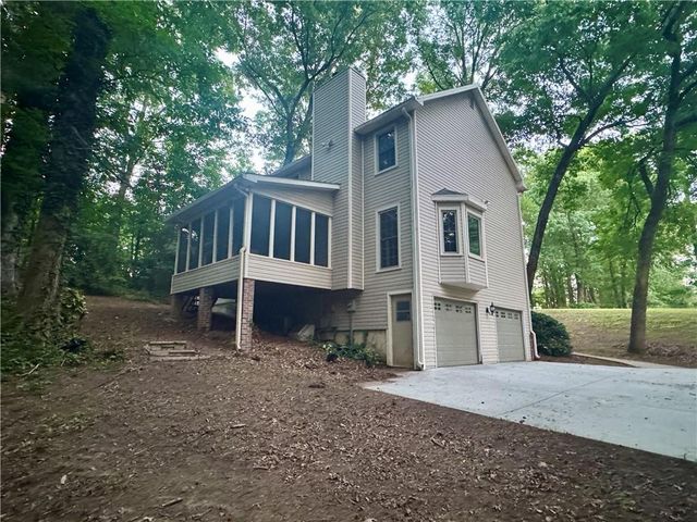 195 Brandenburgh Circle, Roswell, GA 30075