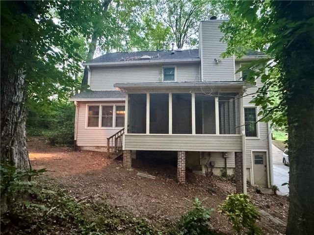 195 Brandenburgh Circle, Roswell, GA 30075