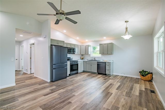 613 21st Street, Vienna, WV 26105