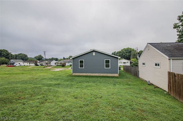 613 21st Street, Vienna, WV 26105