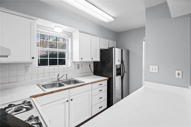 549 Summit Lane SW, Marietta, GA 30008