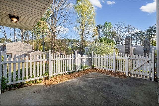 549 Summit Lane SW, Marietta, GA 30008