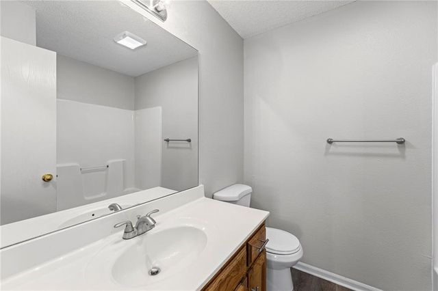 1012 NE Queens Court, Lee's Summit, MO 64064