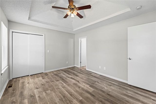 1012 NE Queens Court, Lee's Summit, MO 64064