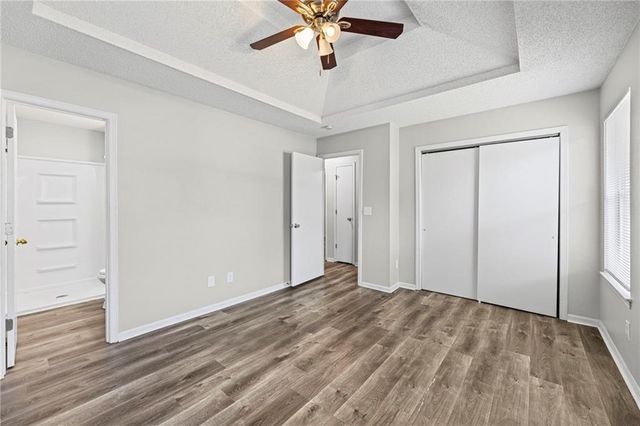1012 NE Queens Court, Lee's Summit, MO 64064