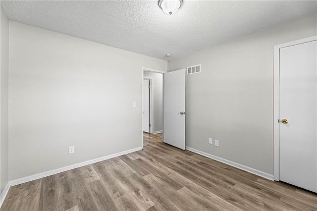 1012 NE Queens Court, Lee's Summit, MO 64064