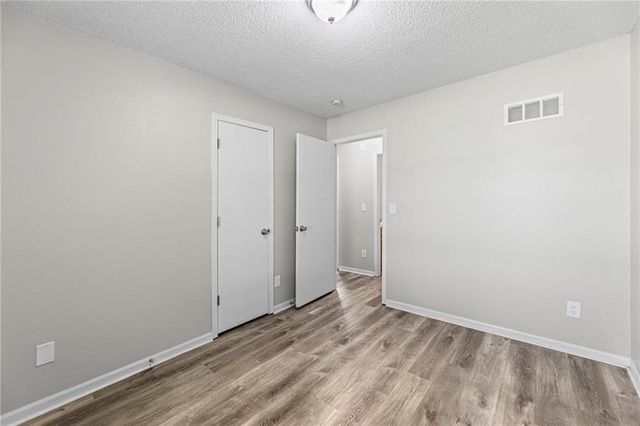 1012 NE Queens Court, Lee's Summit, MO 64064