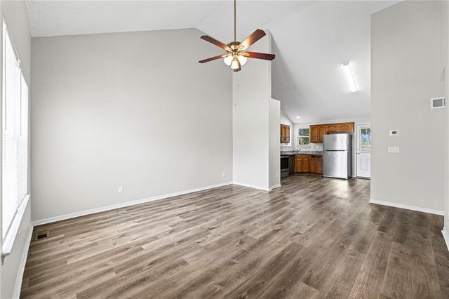 1012 NE Queens Court, Lee's Summit, MO 64064