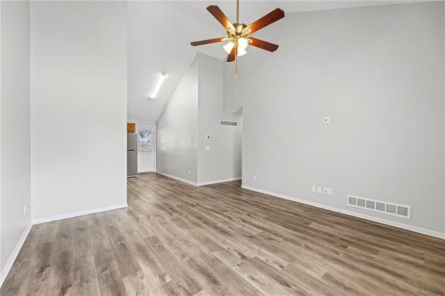 1012 NE Queens Court, Lee's Summit, MO 64064