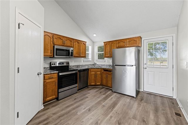 1012 NE Queens Court, Lee's Summit, MO 64064