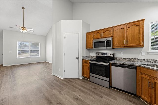 1012 NE Queens Court, Lee's Summit, MO 64064