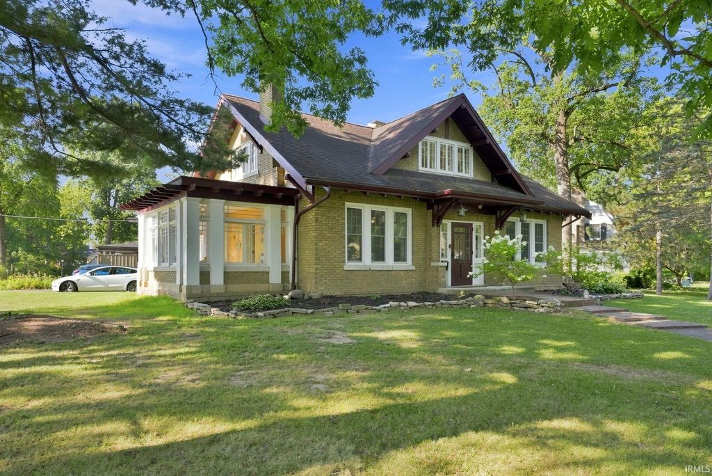 4230 Indiana Avenue, Fort Wayne, IN 46807