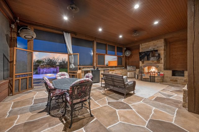 721 Kensington Drive, Mclendon Chisholm, TX 75032