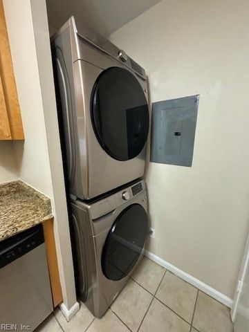 5100 Bardith CIR, Virginia Beach, VA 23455