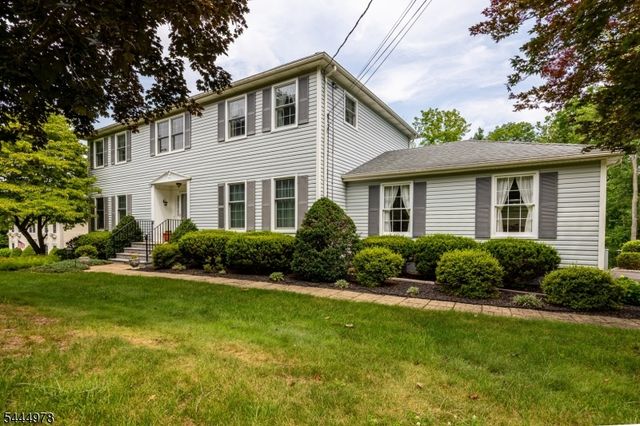 31 Stratfordshire Dr, Vernon Twp., NJ 07461